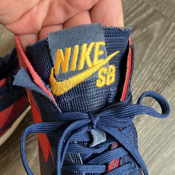 Nike - Picture 11 of 16